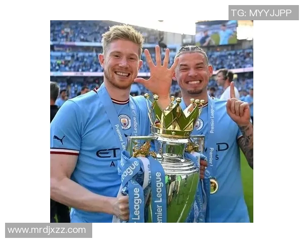 足球场上的魔术师 十号球星引领球队荣耀征程