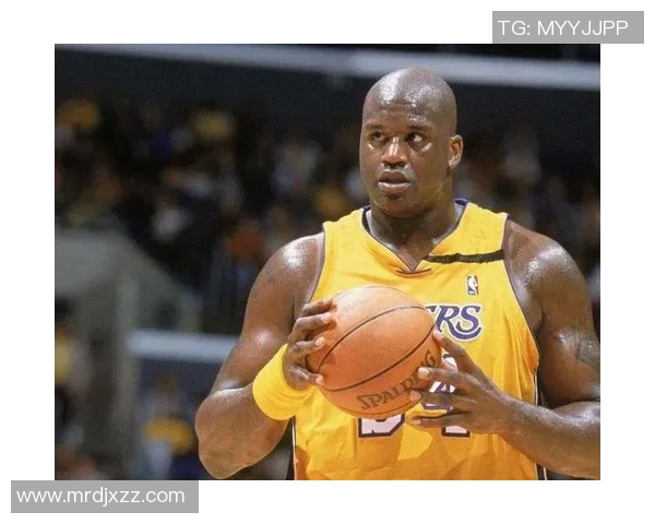 足球历史十大后卫球星排名揭晓 谁是你心中的防守之王