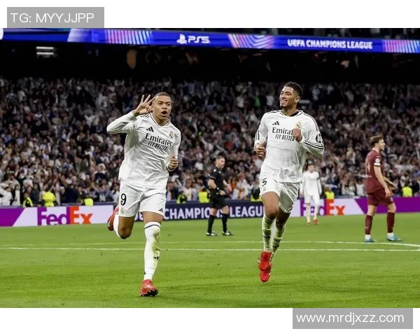 足球球星摔倒瞬间引发热议 网友调侃并争论裁判判罚是否公正